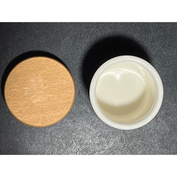 PORTMEIRION Botanic Garden Spice Jar w/ Wood Lid Purple Flowers Butterflies - Picture 4 of 6